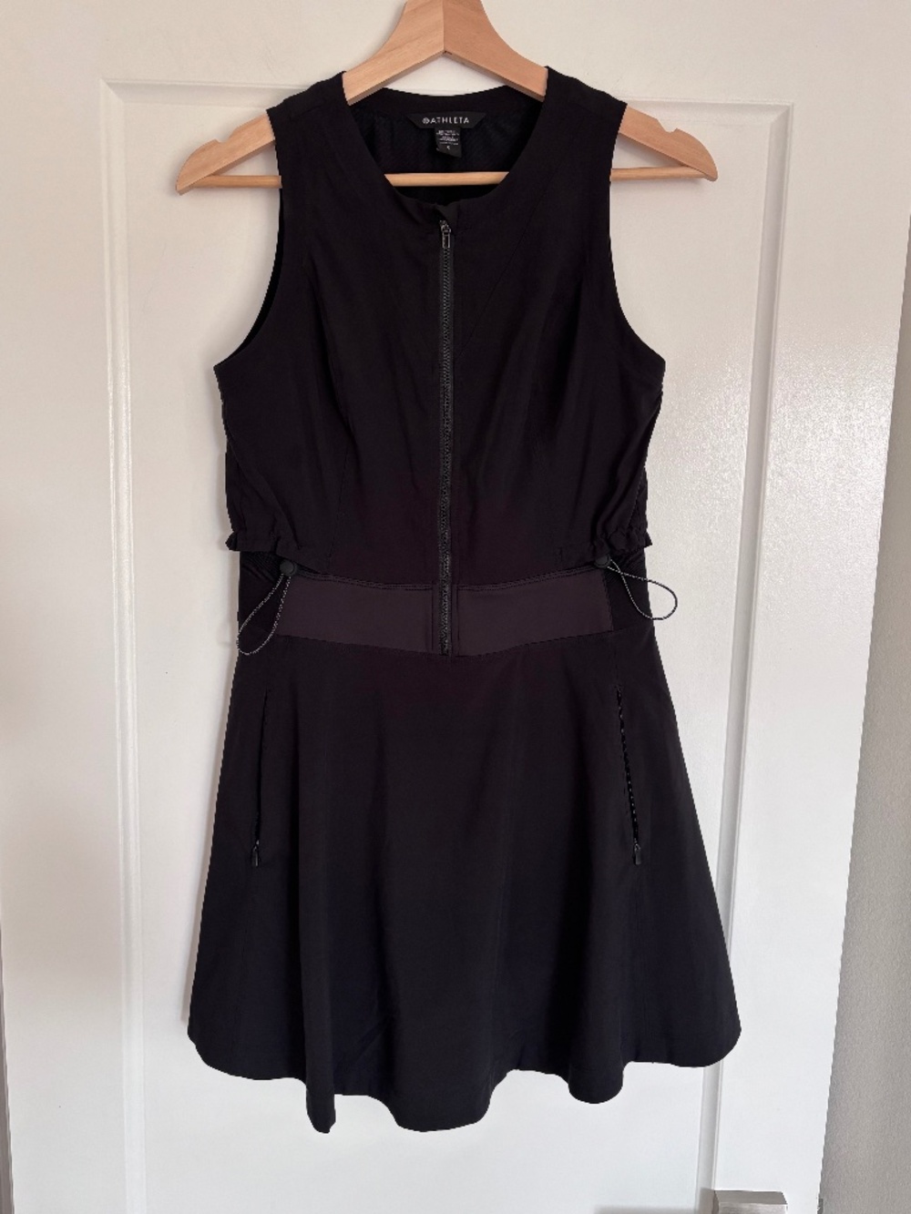 Athleta Venture Out Black Dress Women’s Size 0